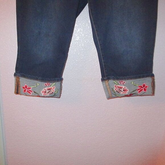 Sandpiper Women's Jeans Size 14 Embroidered Capri High Rise Stretch Denim Boho - Picture 3 of 10
